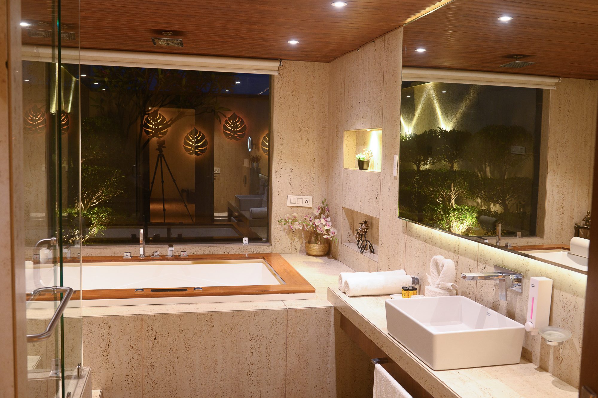 Palace Suite travertine bath